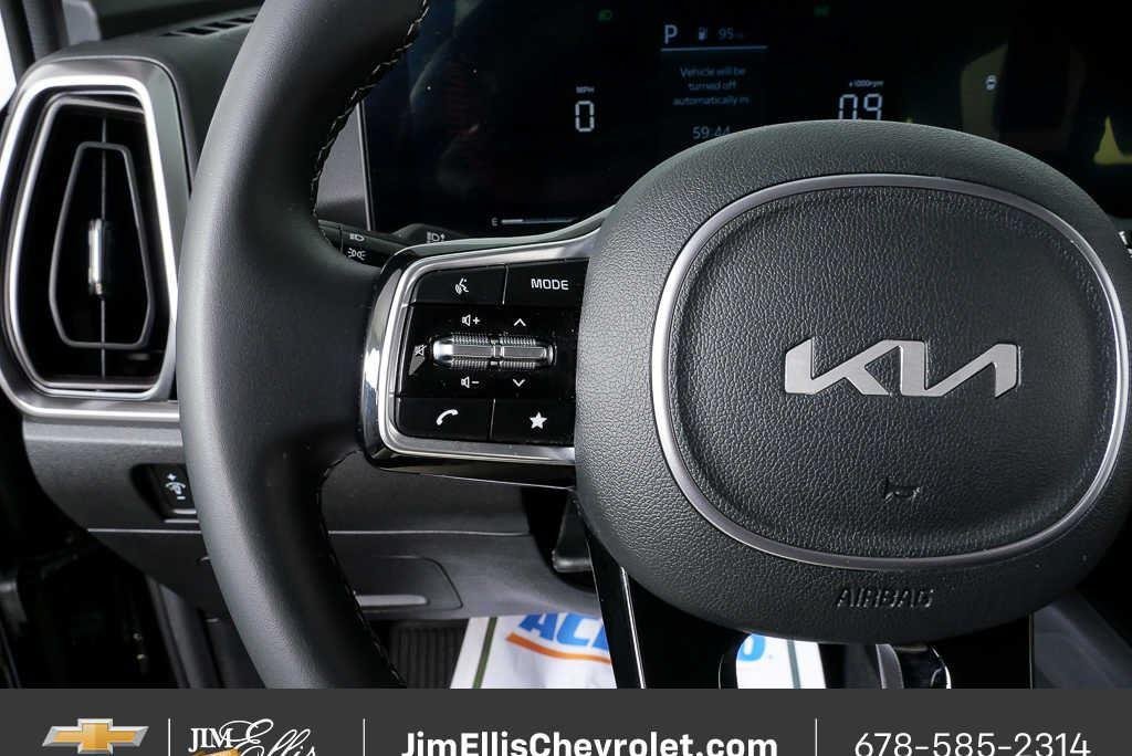 Used 2025 Kia Sorento S FWD image 9