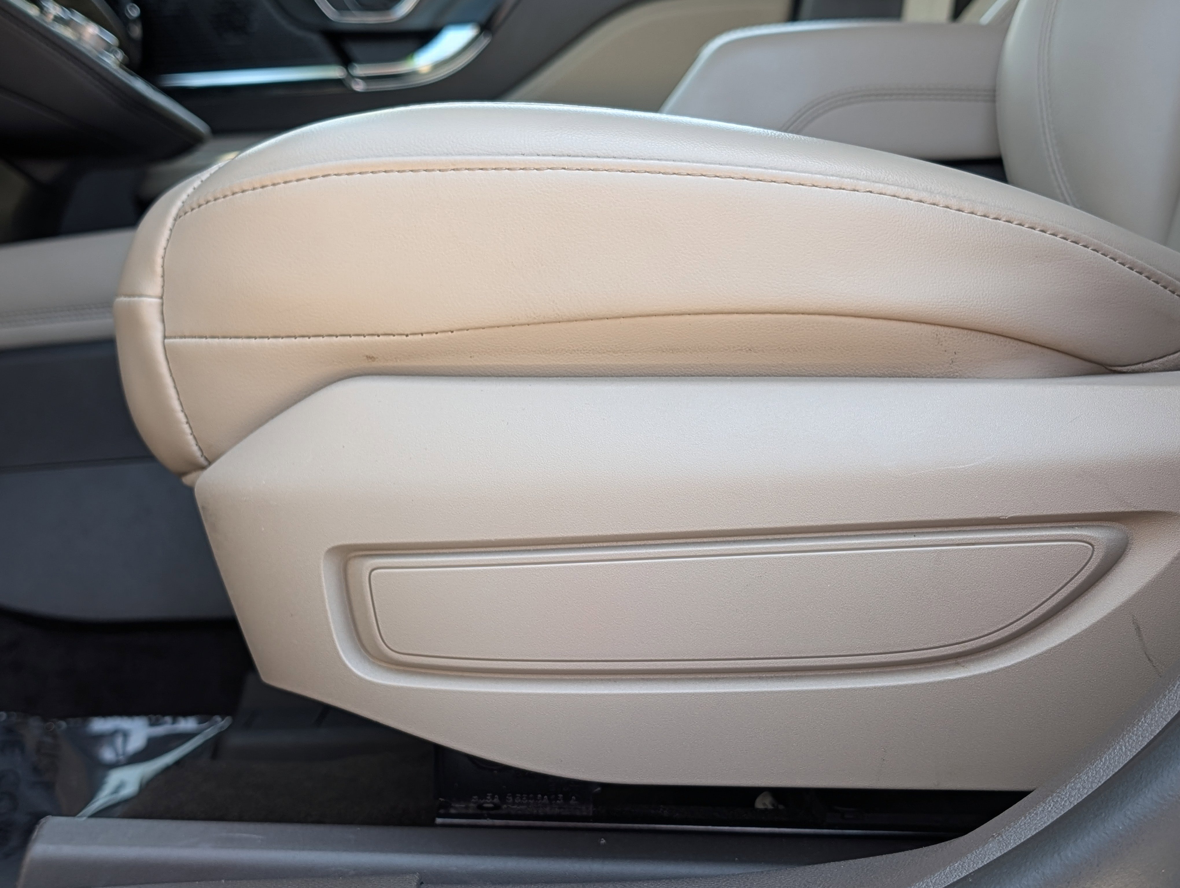 Used 2021 Lincoln Corsair FWD w/ Convenience Package image 23