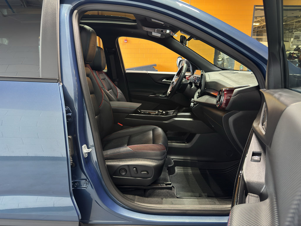 Used 2025 Chevrolet Equinox RS w/ Safety and Technology Package AWD/4WD image 19