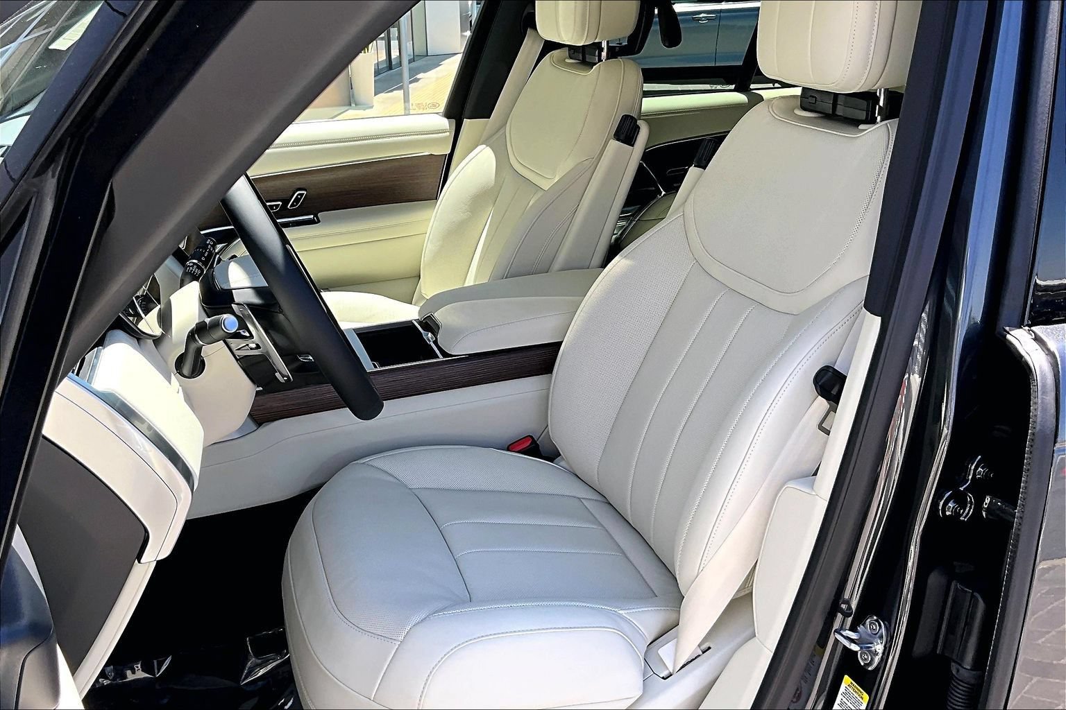 New 2026 Land Rover Range Rover SE AWD/4WD image 9