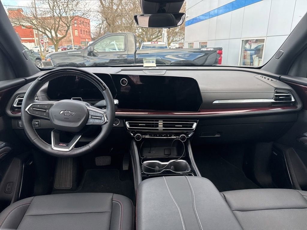 Used 2024 Chevrolet Traverse Z71 w/ Enhanced Driving Package image 12