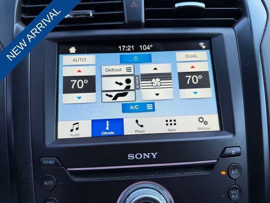 Used 2018 Ford Fusion Titanium FWD image 12