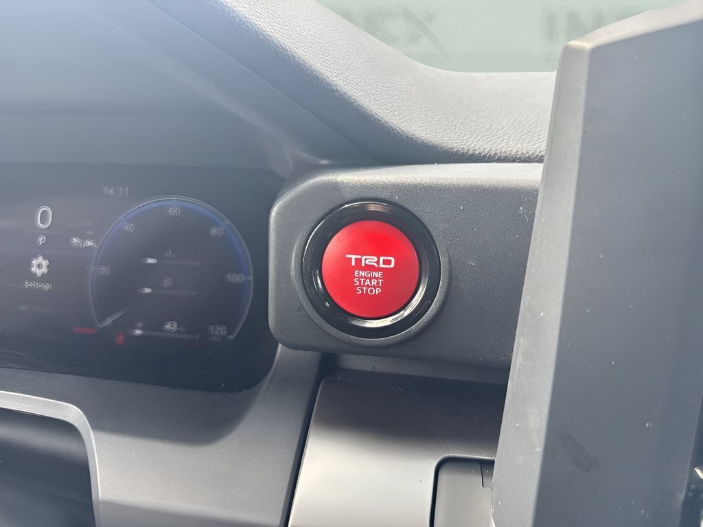 Used 2025 Toyota Tacoma TRD Sport AWD/4WD image 21