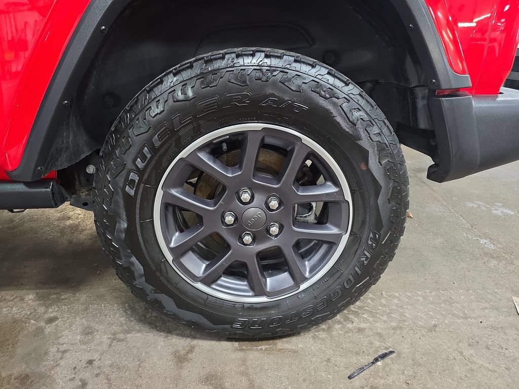 Used 2021 Jeep Wrangler Sport AWD/4WD image 32