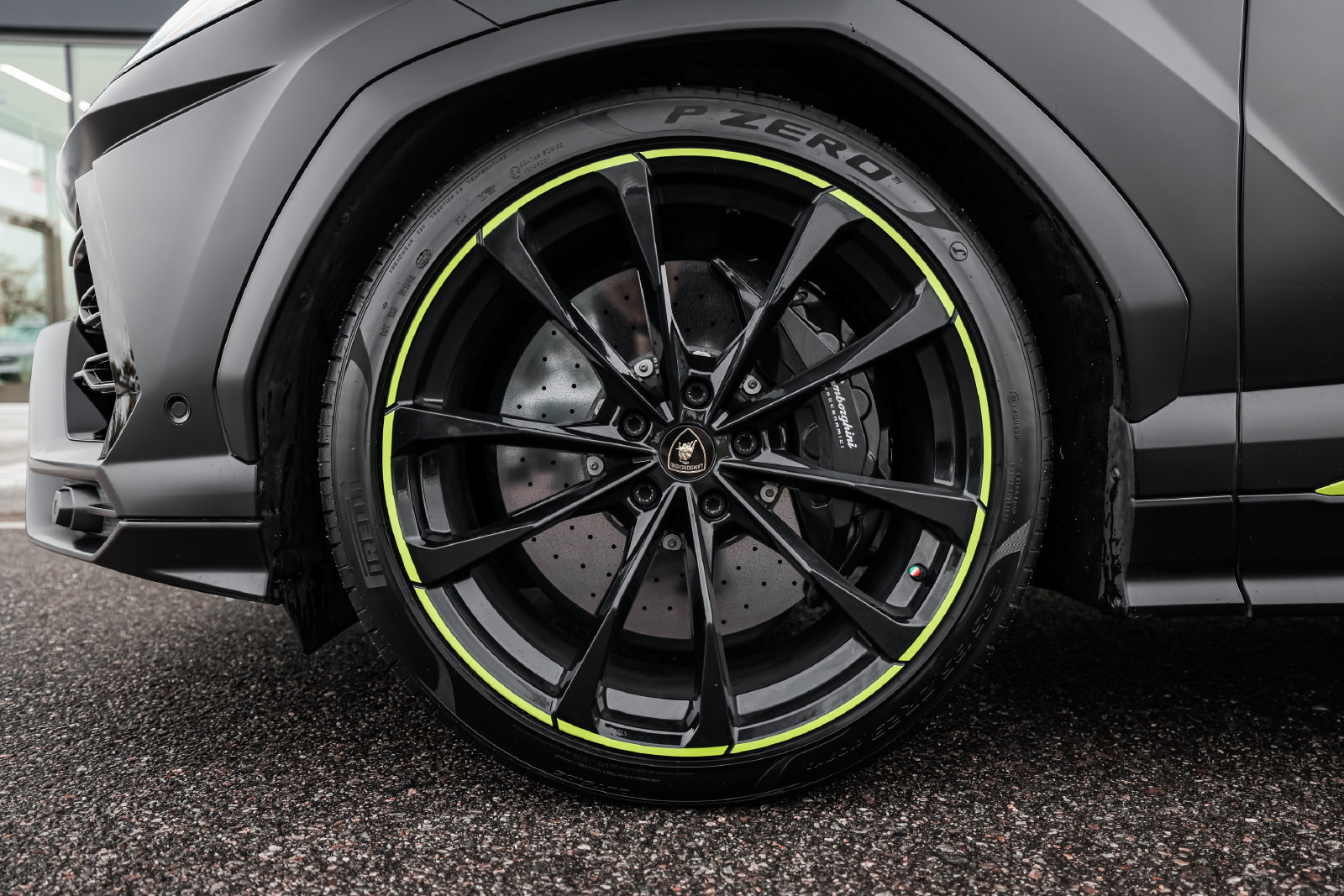 Used 2022 Lamborghini Urus AWD/4WD image 6