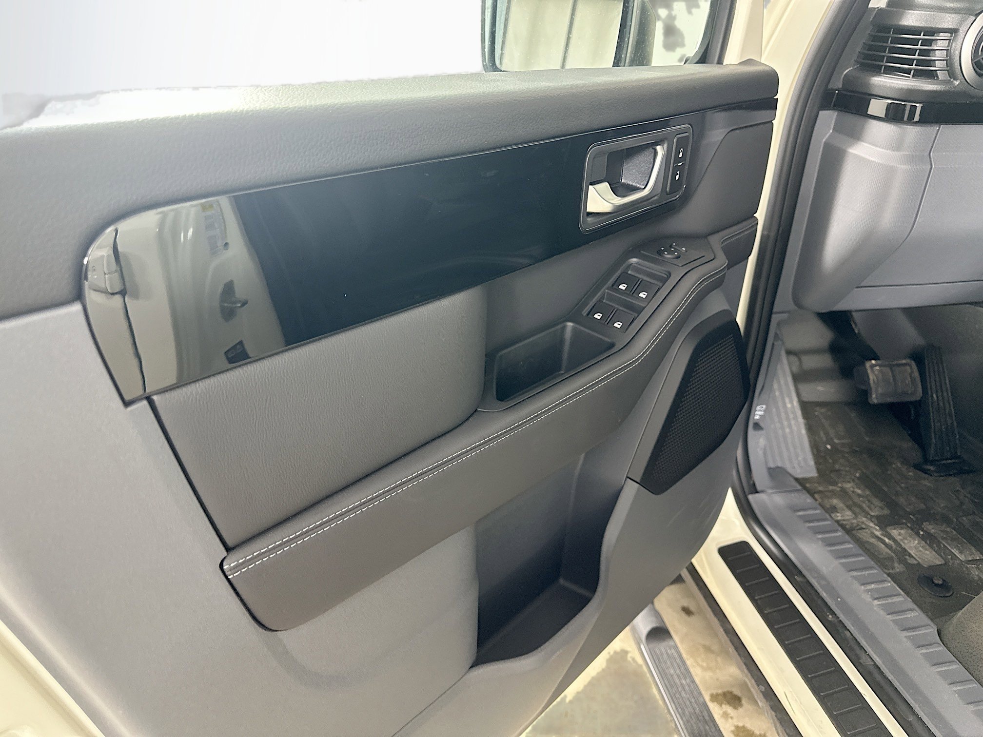 New 2025 INEOS Grenadier Fieldmaster Edition image 16