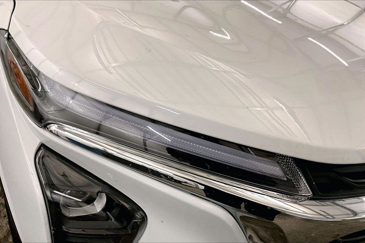 Used 2025 Chevrolet Trax LT w/ LT Convenience Package image 27