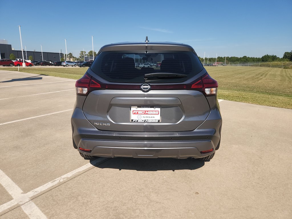 Used 2025 Nissan Kicks Play S FWD image 6