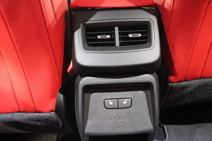 New 2026 Chevrolet Equinox EV RS w/ Convenience Package II FWD image 16