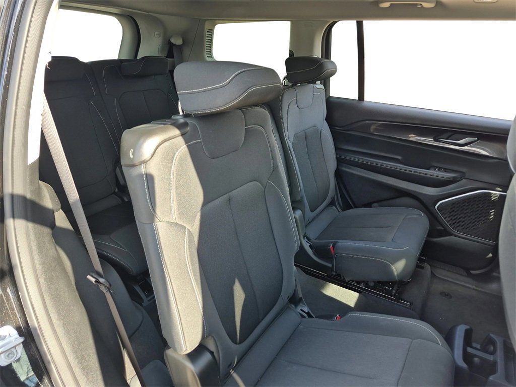 Used 2022 Jeep Grand Cherokee L Laredo w/ Luxury Tech Group I image 31