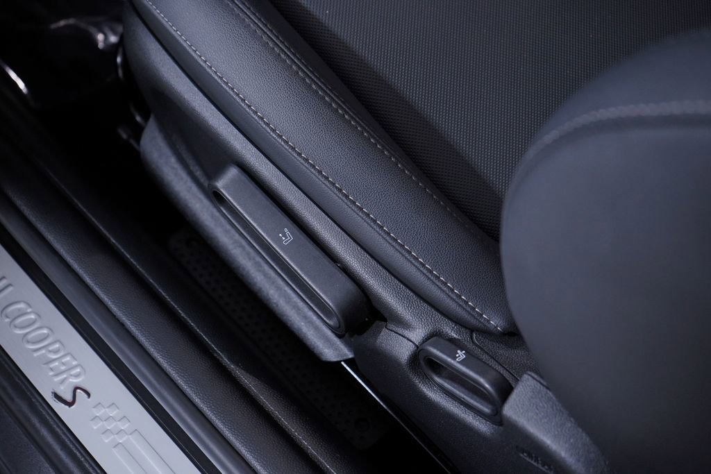Used 2023 MINI Cooper S image 15