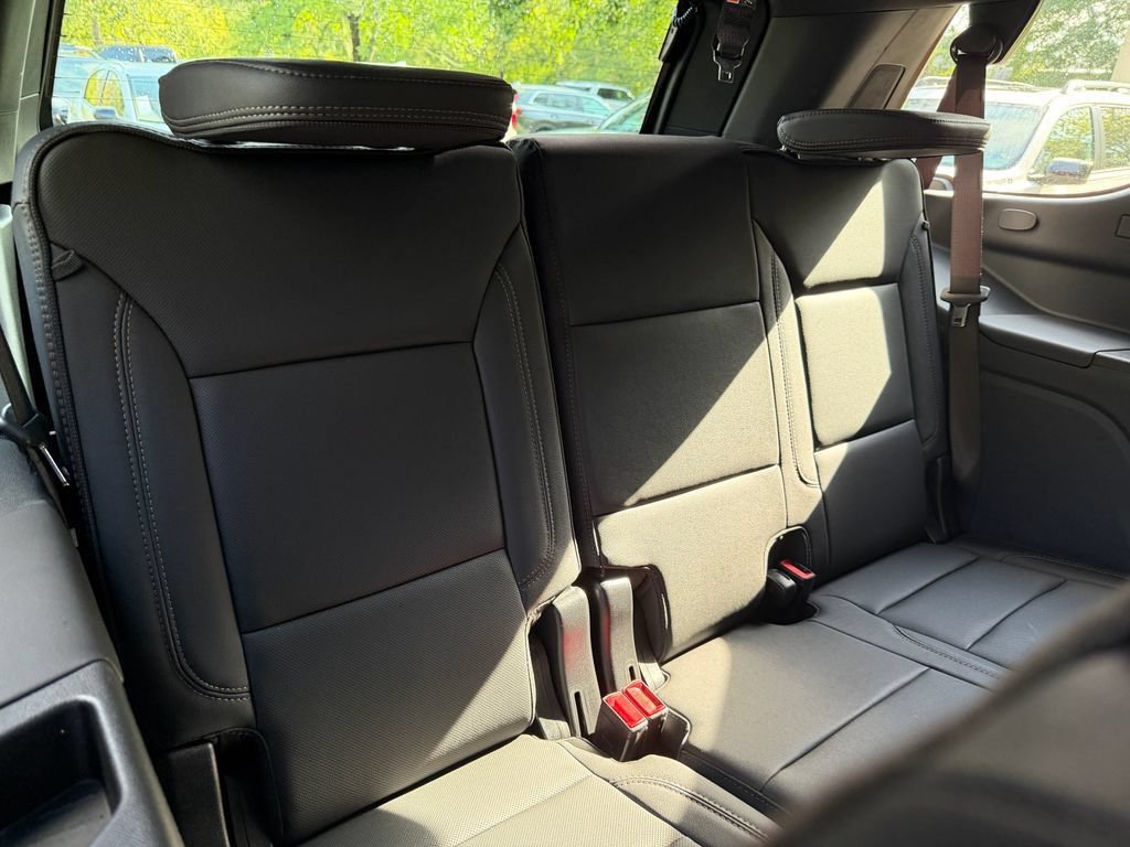 Used 2025 Chevrolet Tahoe High Country RWD image 10