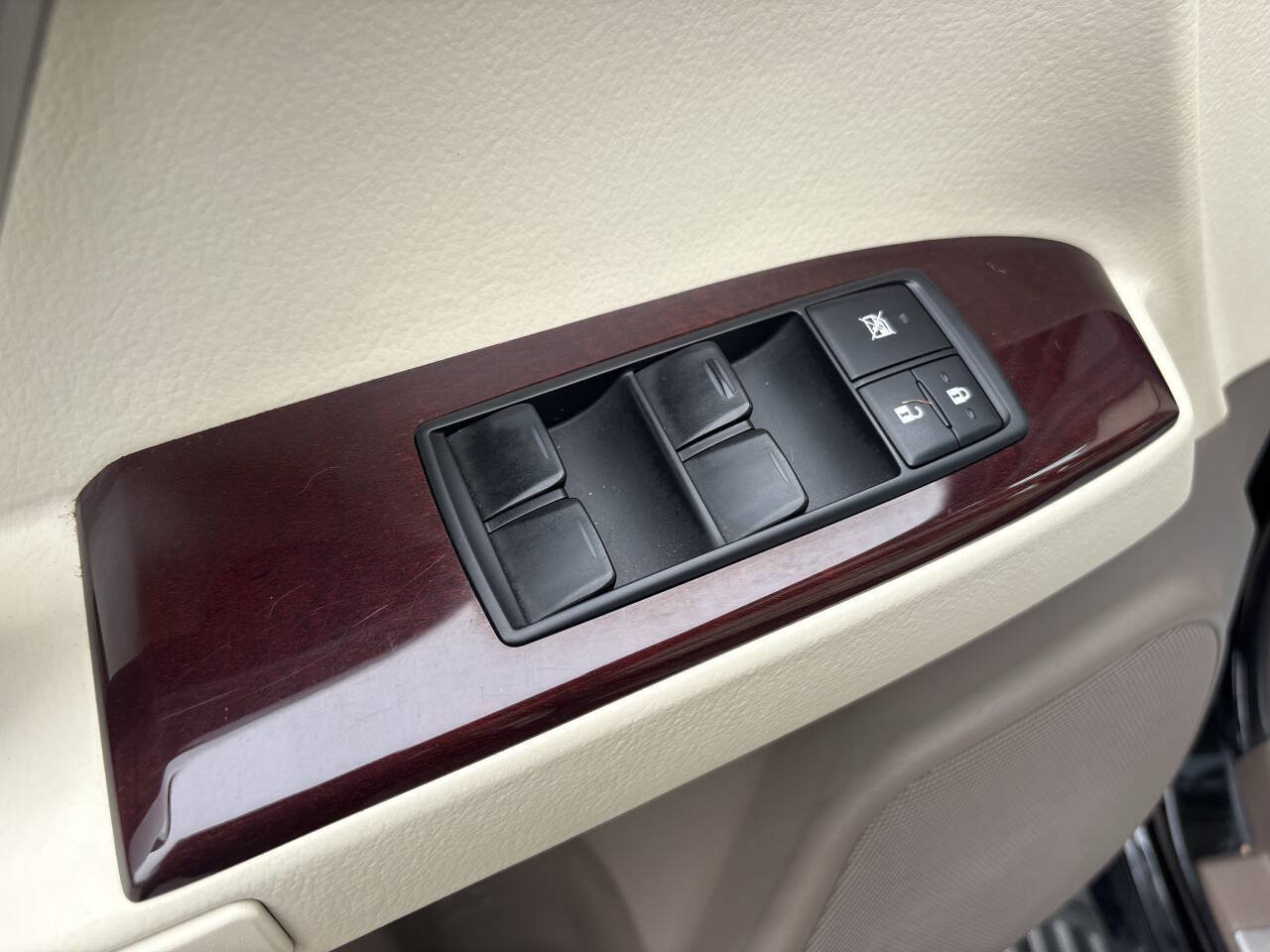 Used 2014 Lexus GX 460 w/ Premium Package AWD/4WD image 23