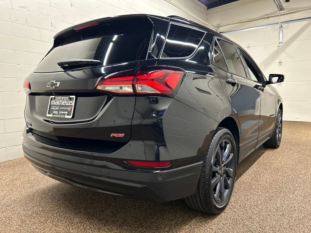 Used 2024 Chevrolet Equinox RS FWD image 2