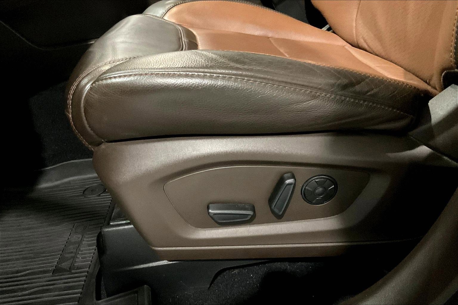 Used 2022 Ford Explorer King Ranch AWD/4WD image 38