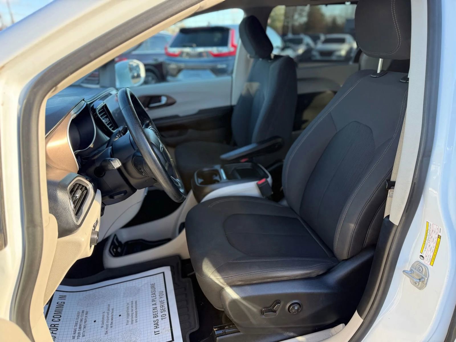 Used 2019 Chrysler Pacifica Touring Plus w/ Advanced Safetytec Group image 12