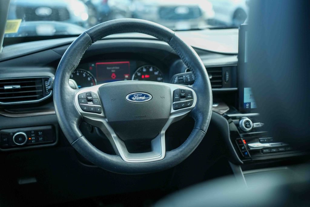 Used 2023 Ford Explorer Limited w/ Limited Technology Package AWD/4WD image 27