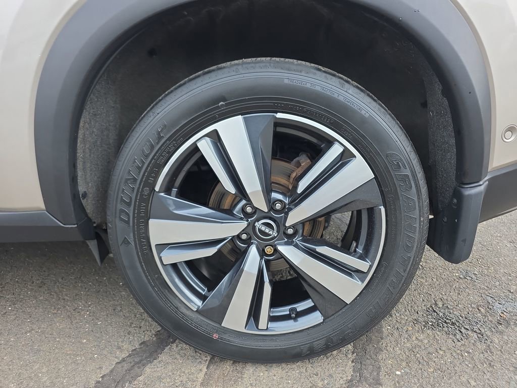 Used 2023 Nissan Rogue Platinum w/ Platinum Premium Package image 13