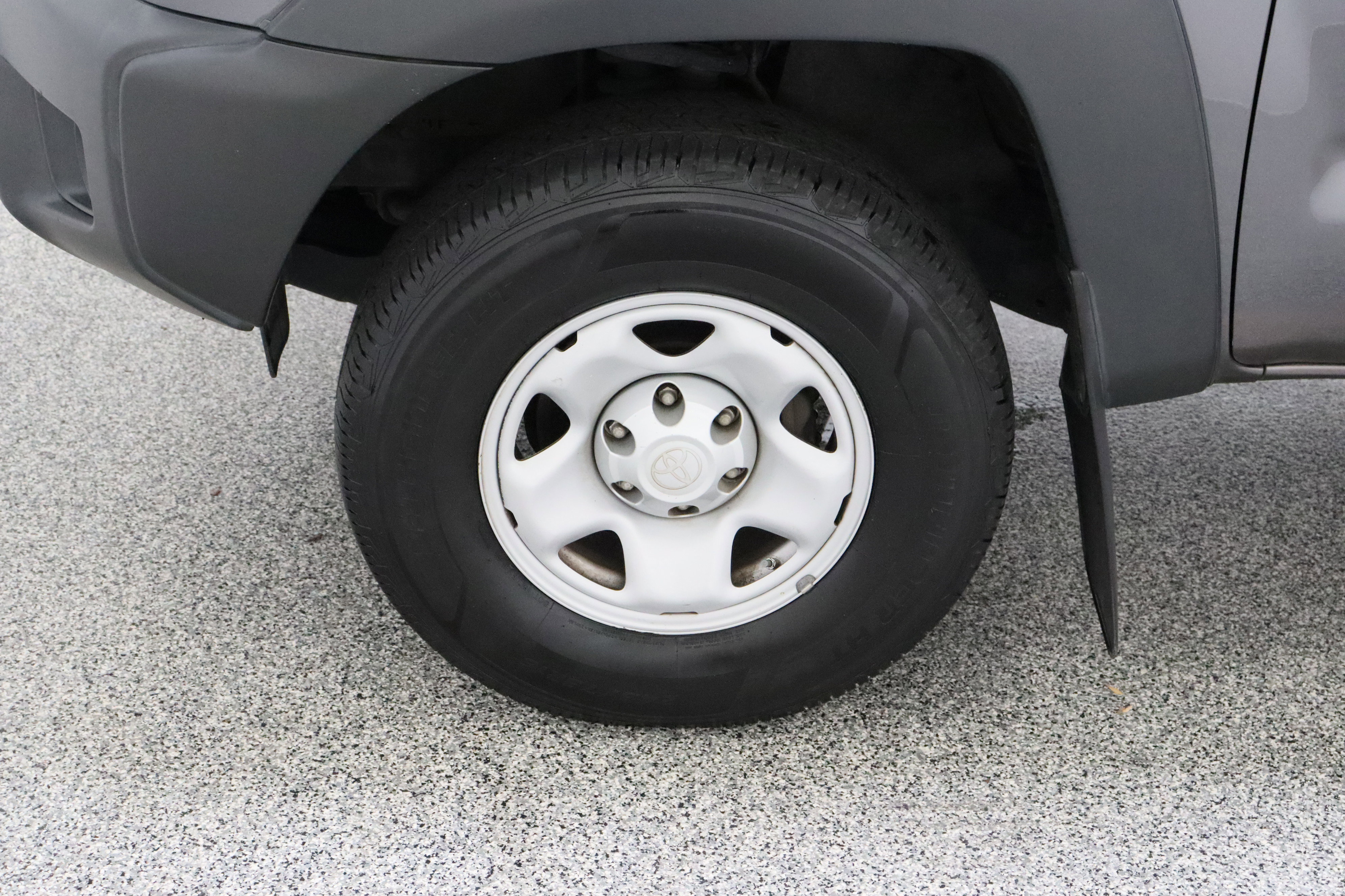 Used 2013 Toyota Tacoma PreRunner w/ Convenience Pkg image 11