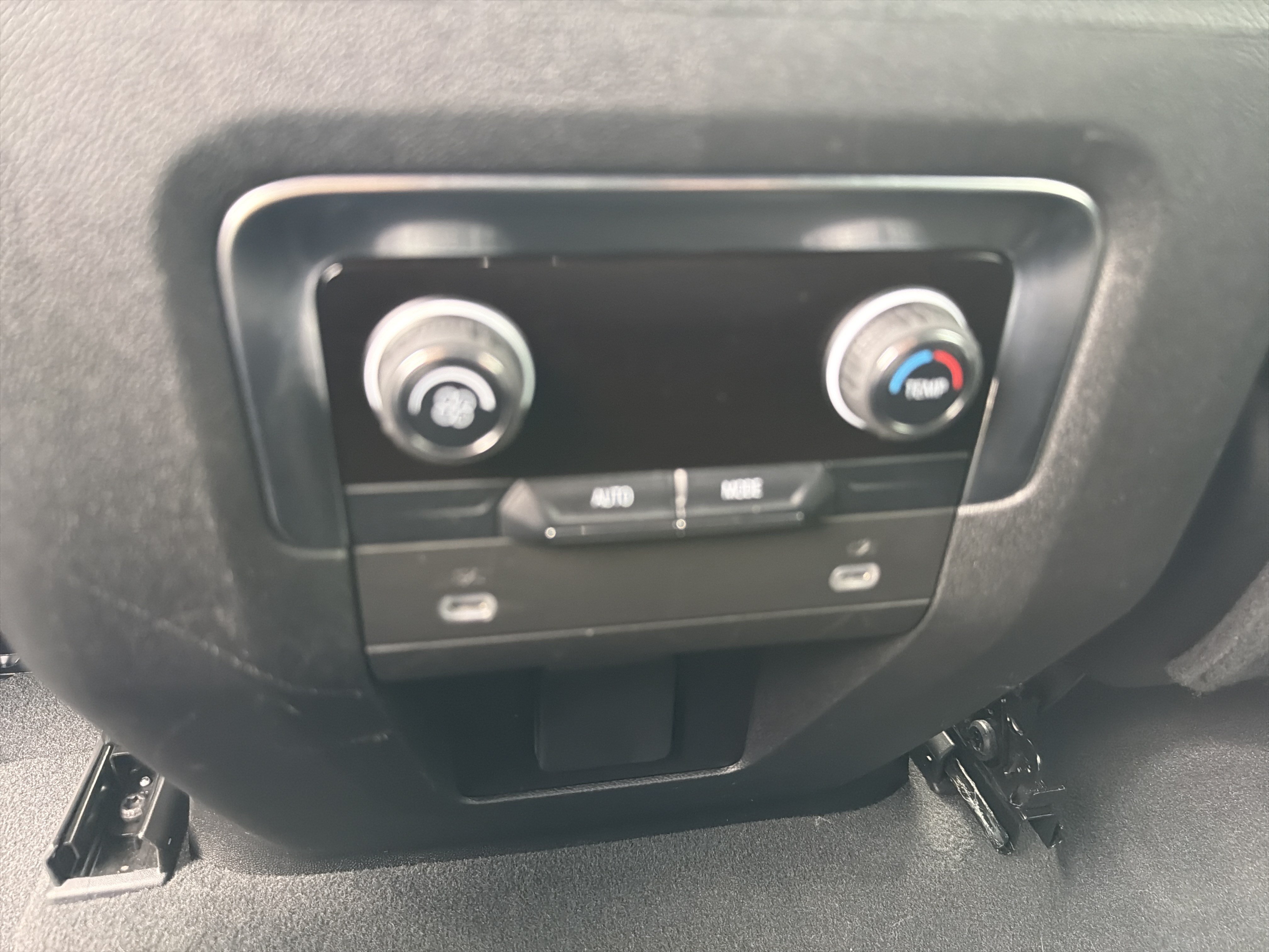 Used 2024 Chevrolet Tahoe LT RWD image 28