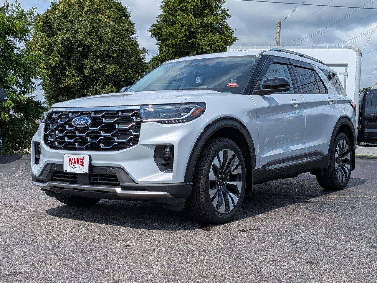 New 2026 Ford Explorer Platinum w/ LUX Leather Package AWD/4WD image 7