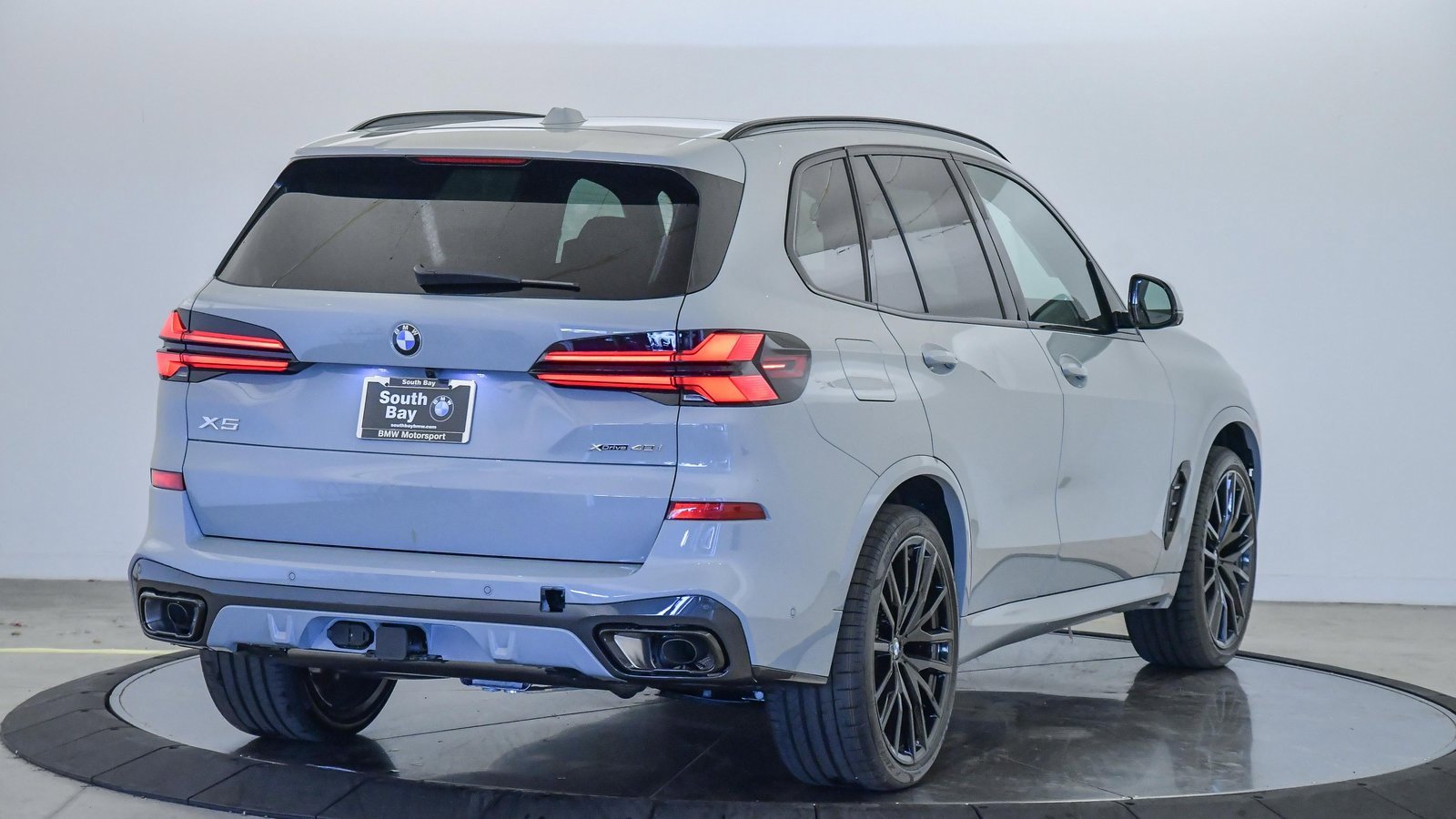 New 2026 BMW X5 xDrive40i w/ M Sport Package image 5