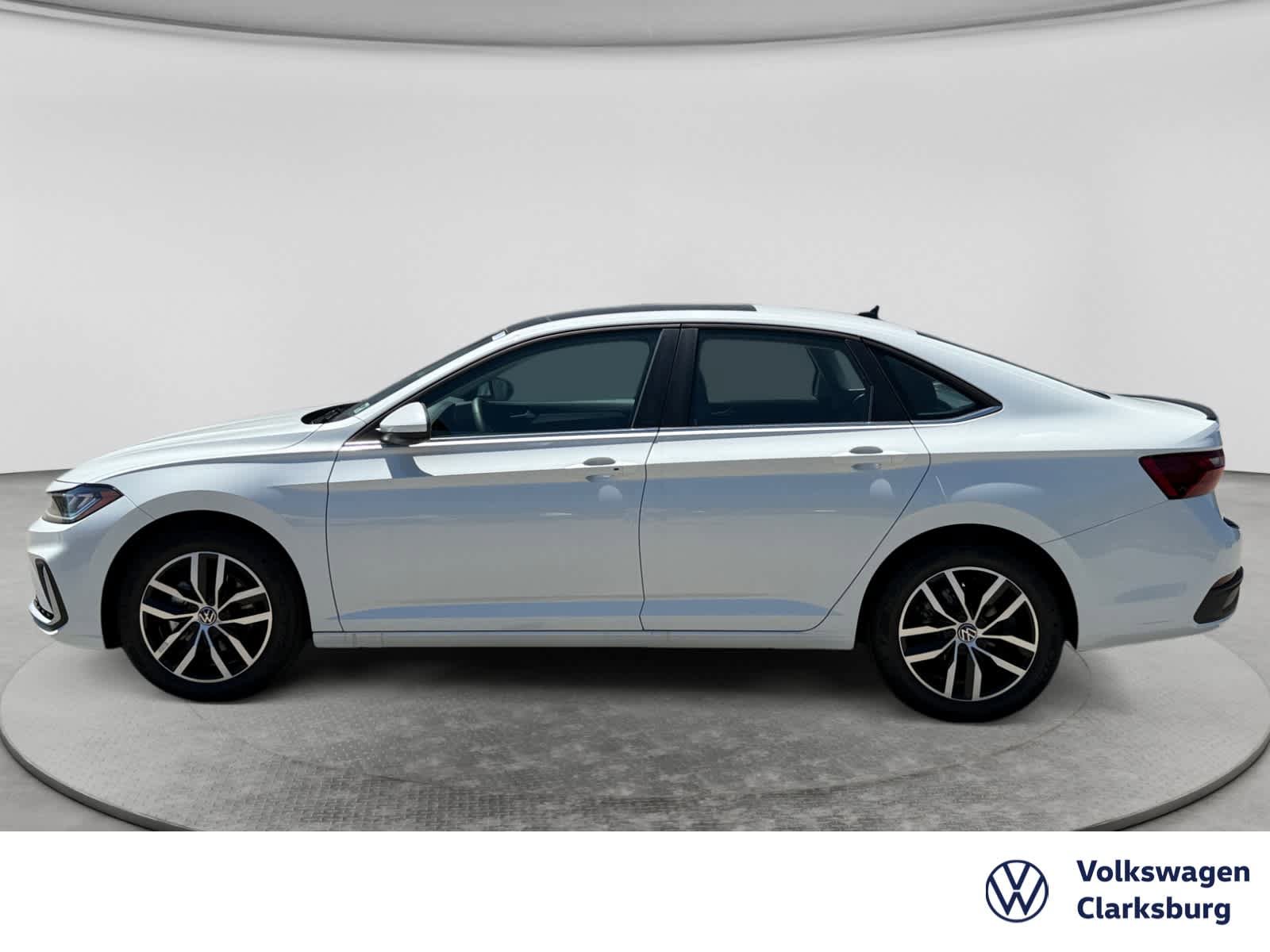 New 2026 Volkswagen Jetta SE FWD image 8