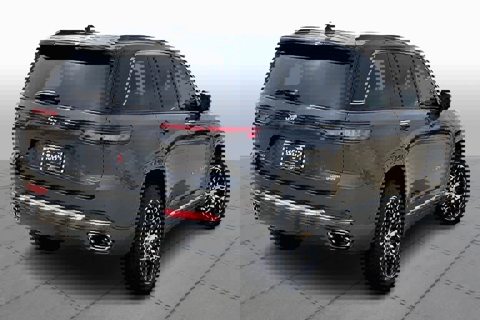 Used 2025 Jeep Grand Cherokee Summit image 13