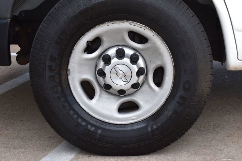 Used 2014 Chevrolet Express 2500 image 11