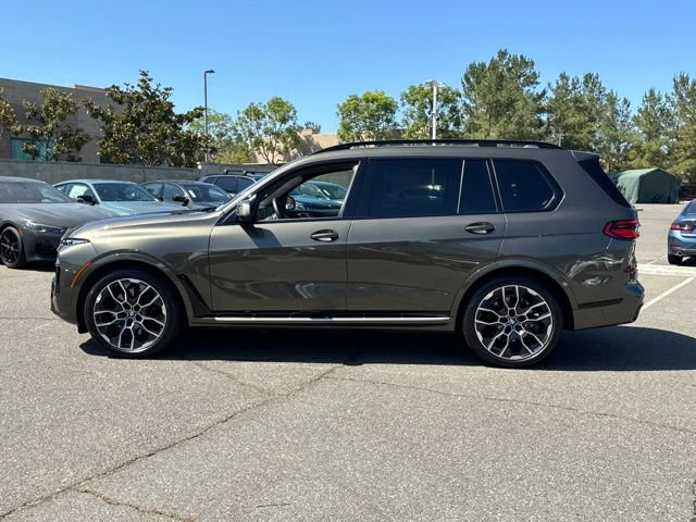 Used 2026 BMW X7 xDrive40i w/ M Sport Package AWD/4WD image 13