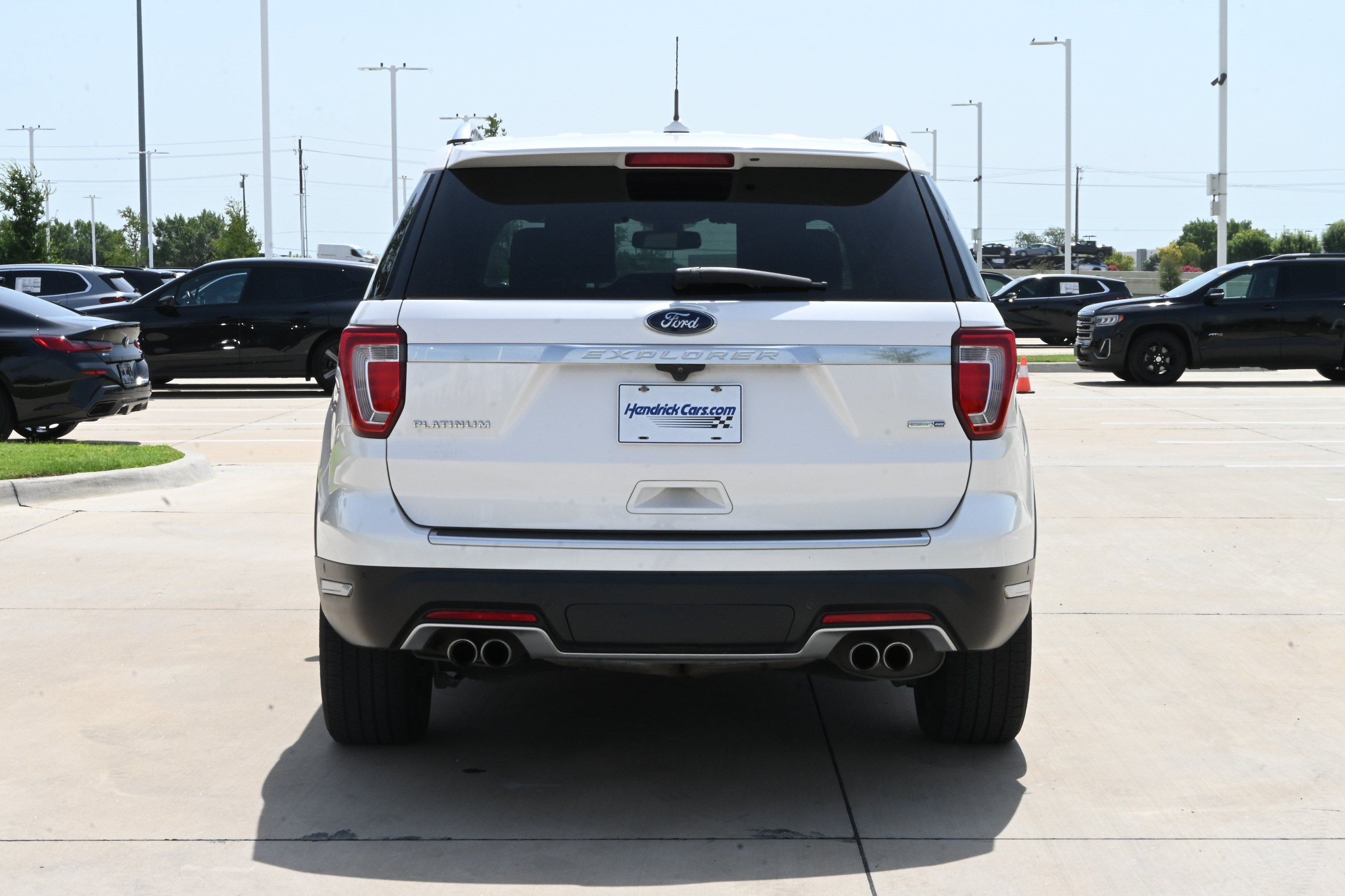 Used 2018 Ford Explorer Platinum AWD/4WD image 8