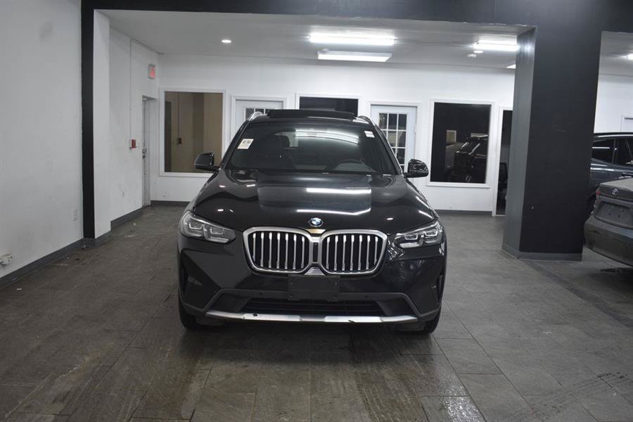 Used 2023 BMW X3 xDrive30i w/ Premium Package w/ZPA AWD/4WD image 3