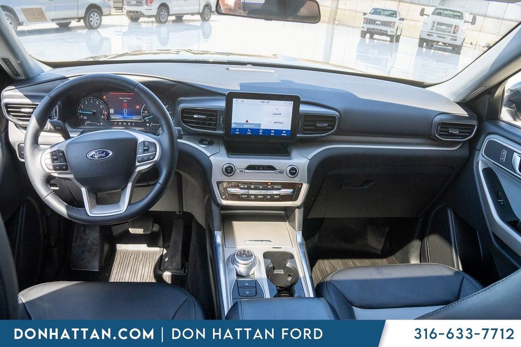 Used 2023 Ford Explorer XLT w/ Equipment Group 202A AWD/4WD image 4