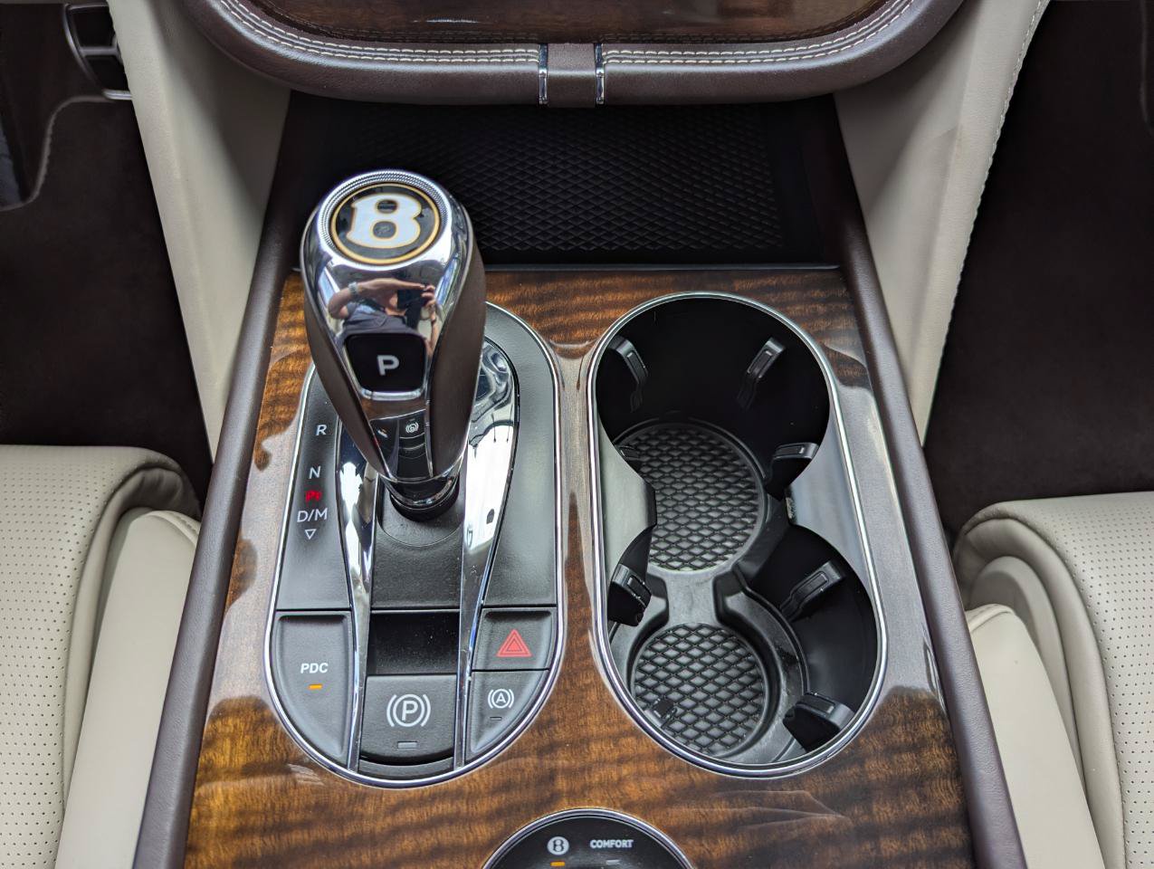 Used 2020 Bentley Bentayga AWD/4WD image 27