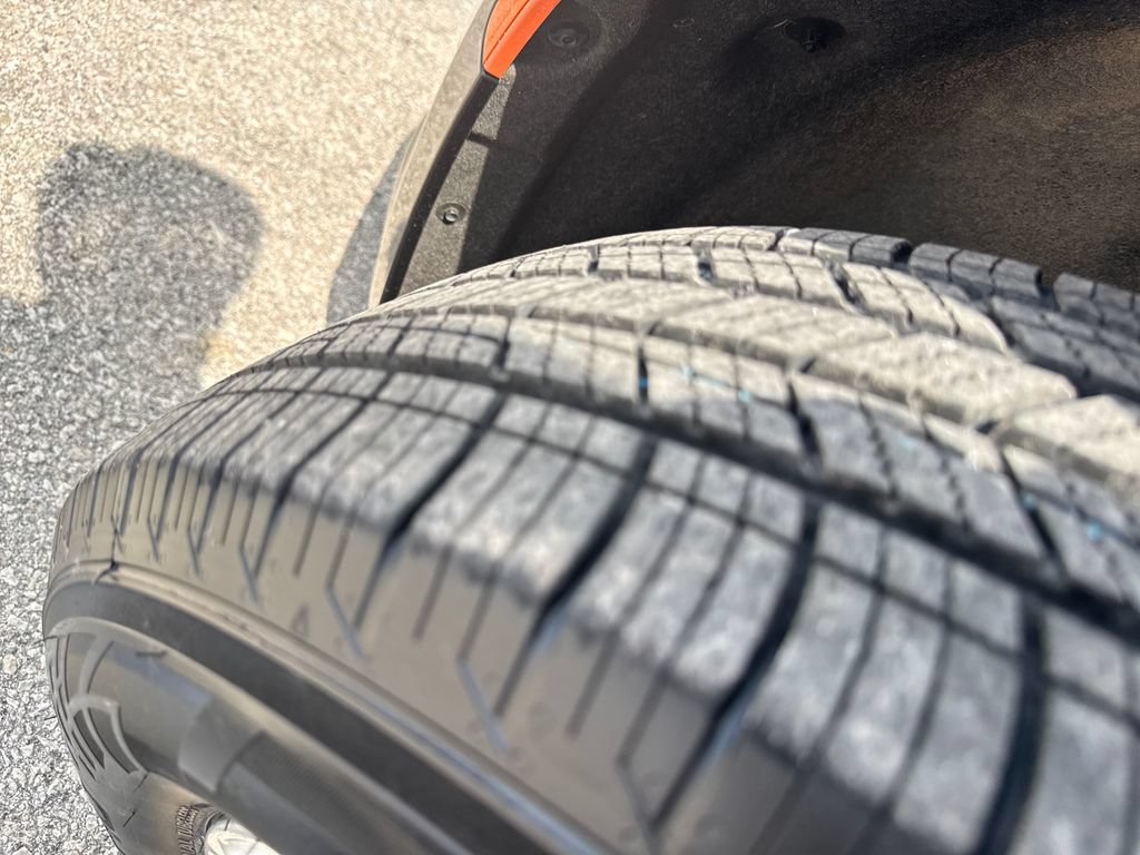 Certified 2023 Chrysler Pacifica Touring-L FWD image 38