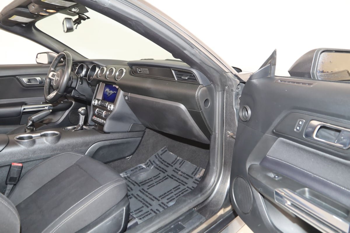Used 2020 Ford Mustang Convertible RWD image 44