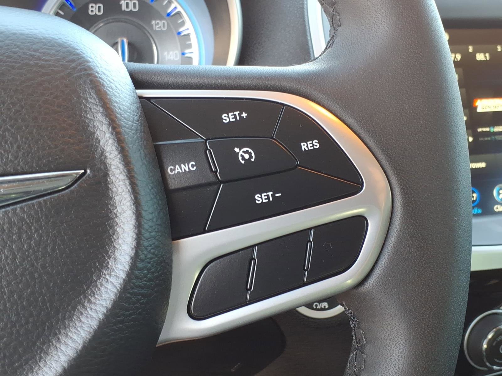 Used 2023 Chrysler 300 Touring w/ Sport Appearance Package image 26