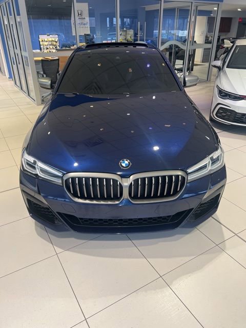 Used 2021 BMW M550i xDrive w/ Executive Package image 2