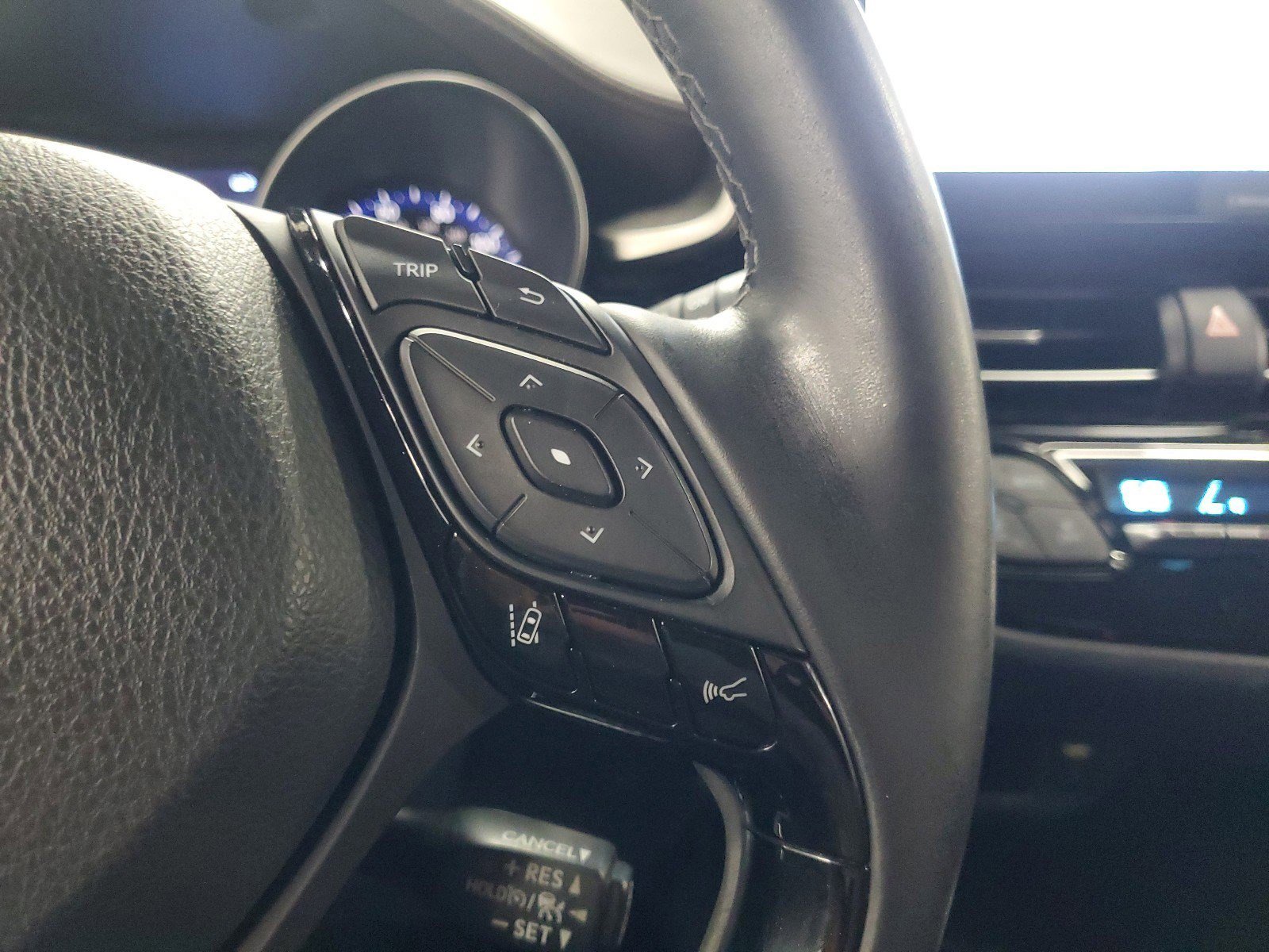 Used 2019 Toyota C-HR Limited image 24