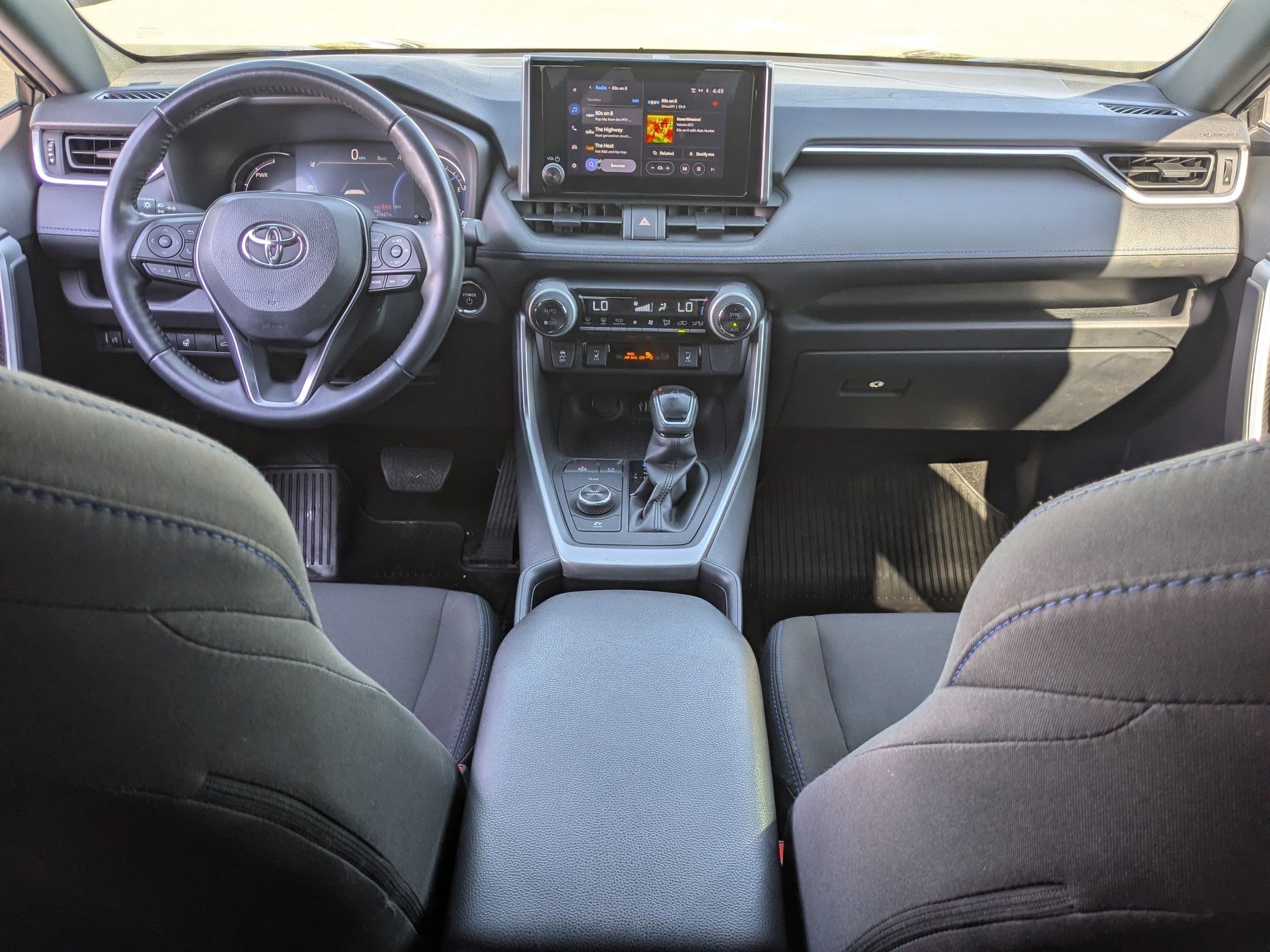 Used 2024 Toyota RAV4 SE w/ Convenience Package AWD/4WD image 29