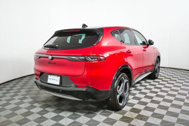 New 2026 Alfa Romeo Tonale w/ Active Assist Package AWD/4WD image 7
