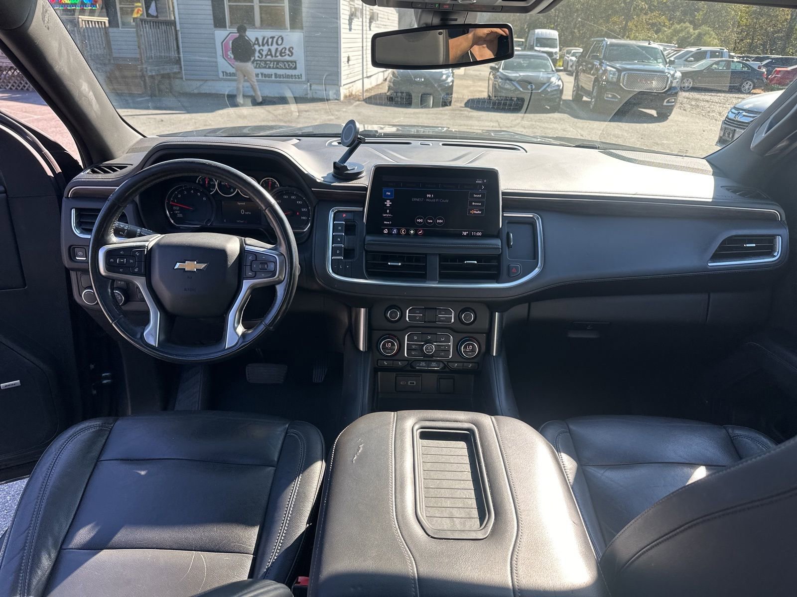Used 2021 Chevrolet Suburban LT w/ LT Signature Package RWD image 14
