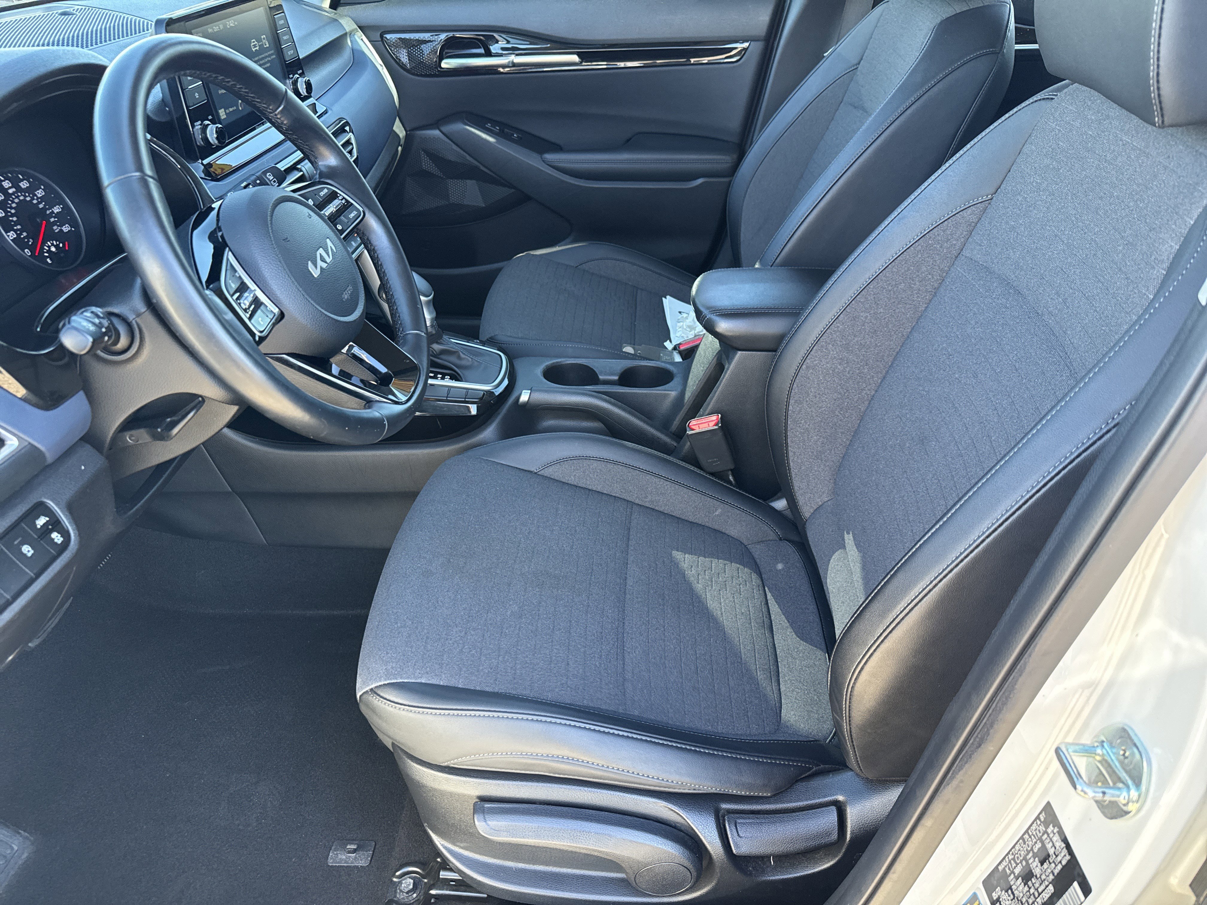 Used 2023 Kia Seltos S image 5