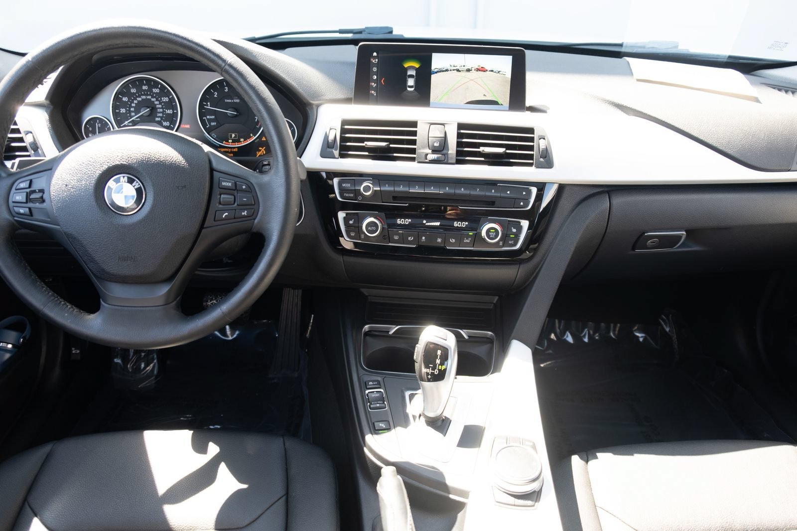 Used 2018 BMW 320i xDrive Sedan w/ Convenience Package AWD/4WD image 19