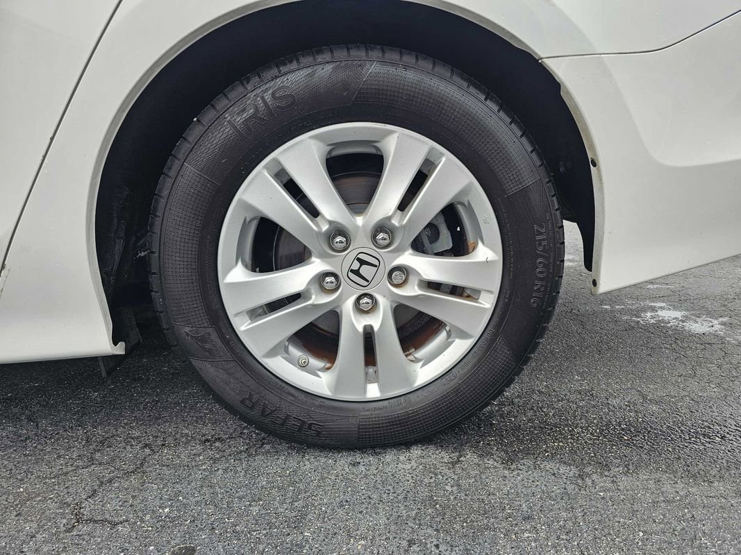 Used 2009 Honda Accord LX-P image 4