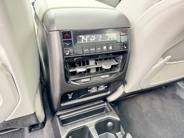 Used 2021 Jeep Grand Cherokee L Overland w/ Luxury Tech Group IV image 10