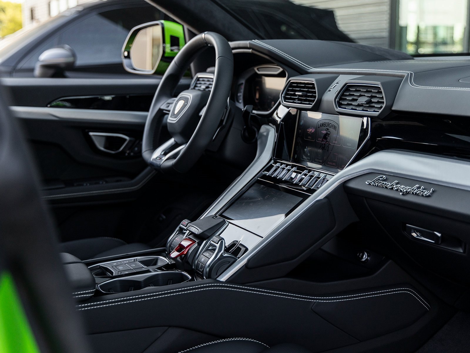 Used 2024 Lamborghini Urus S image 48