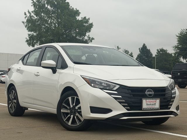Used 2025 Nissan Versa SV FWD image 2