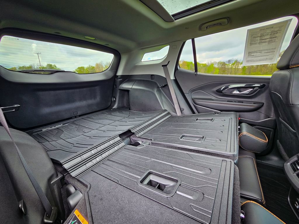 Certified 2022 GMC Terrain AT4 w/ Tech Package AWD/4WD image 38