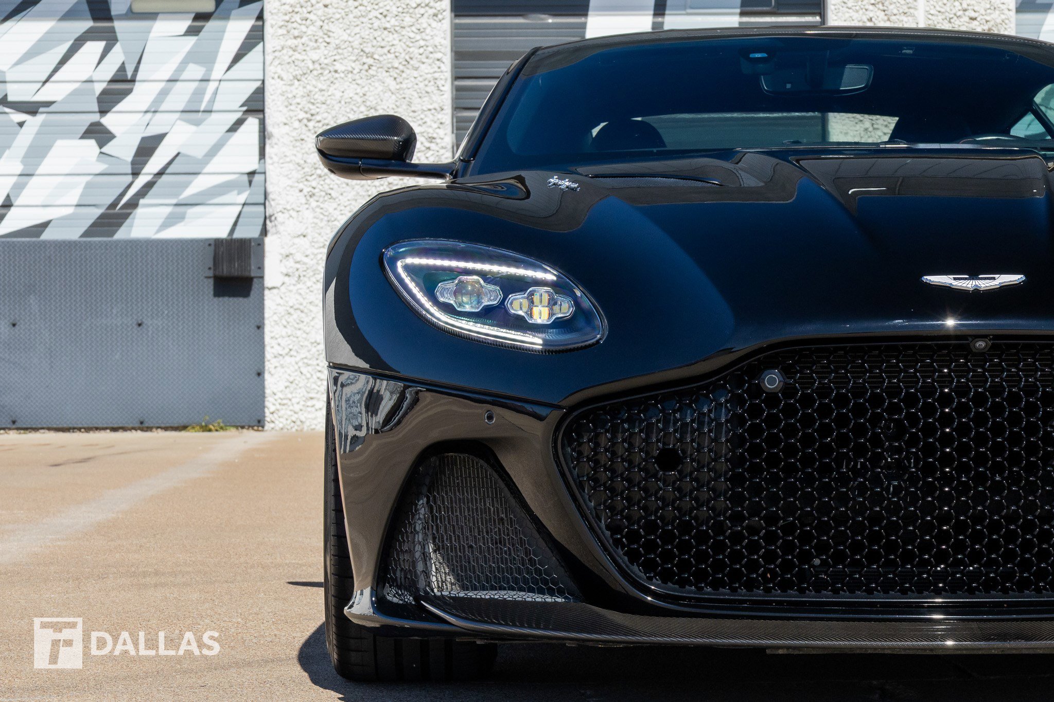 Used 2020 Aston Martin DBS Superleggera RWD image 4